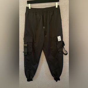 Men’s cargo joggers